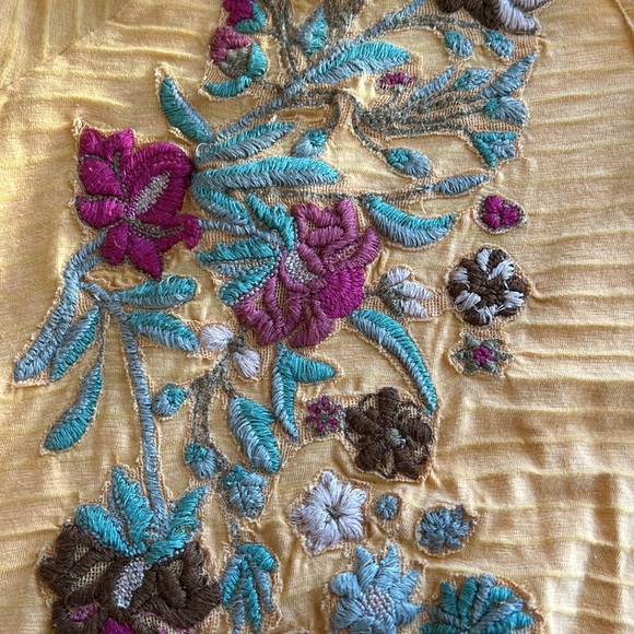 Soft Surroundings floral embroidered v neck 3 button top. XL. 100% cotton - Picture 7 of 12